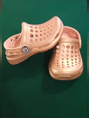 JoyBees Kids Rose Gold Clog Sandals - Lightweight Comfort Toddler 4/5